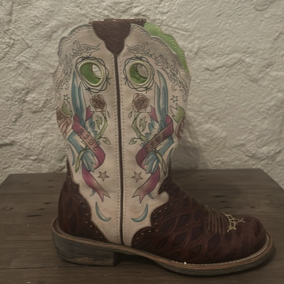 Ariat Western Boots - Picture 2 of 6